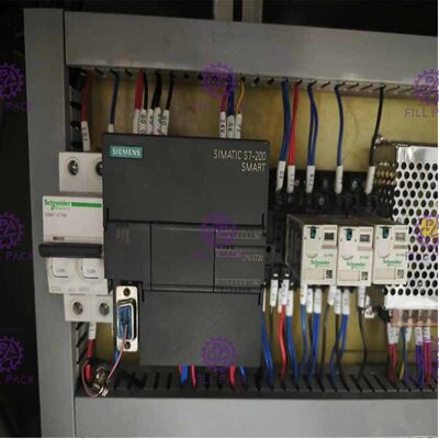 গোলাকার বোতলের জন্য একক মাথা আঠালো স্টিকার লেবেলিং মেশিন 50BPM