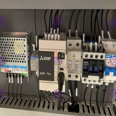 একক পার্শ্ব 50bpm পোষা প্লাস্টিক বোতল স্ব আঠালো লেবেল মেশিন