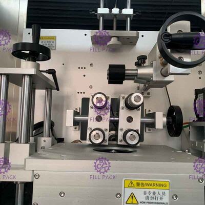 ফোটো ইলেকট্রিক সঙ্কুচিত হাতা পিভিসি পিইটি ফ্ল্যাট বোতল স্টিকার লেবেলিং মেশিন