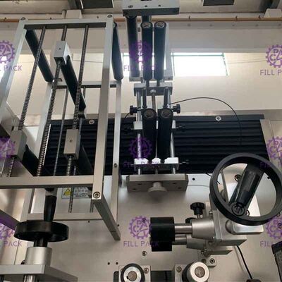 উচ্চ গতির বোতল লেবেল মেশিন Dua - ড্রাইভিং প্রকার বেল্ট সিঙ্ক্রোনাস