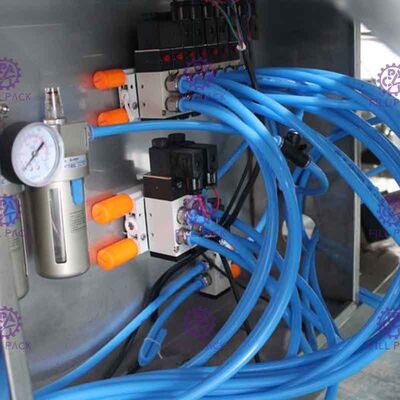 বেল্ট ক্যাপিং টাইপ ওয়াইন বোতল ক্যাপ কাঁটা কাঁটাচামচ লেভেলের সঙ্গে ফিল্টার নিয়ন্ত্রিত