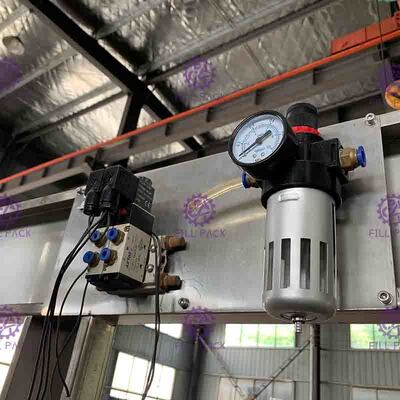 আঠালো লেবেল মেশিন সঙ্গে বায়ুসংক্রান্ত ক্যাপিং টাইপ বোতলজাত পানি ভর্তি মেশিন