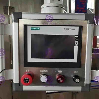 আঠালো লেবেল মেশিন সঙ্গে বায়ুসংক্রান্ত ক্যাপিং টাইপ বোতলজাত পানি ভর্তি মেশিন