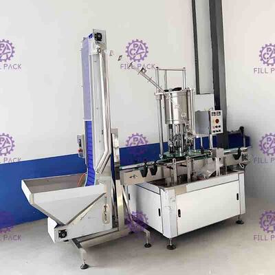 4 প্রধান স্বয়ংক্রিয় পিইটি স্ক্রু বোতল সিলিং / ক্যাপিং / ক্যাপার মেশিন